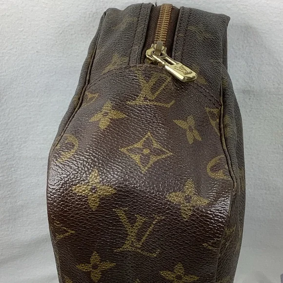 Louis Vuitton Trousse Toilette 23 - Picture 12 of 16
